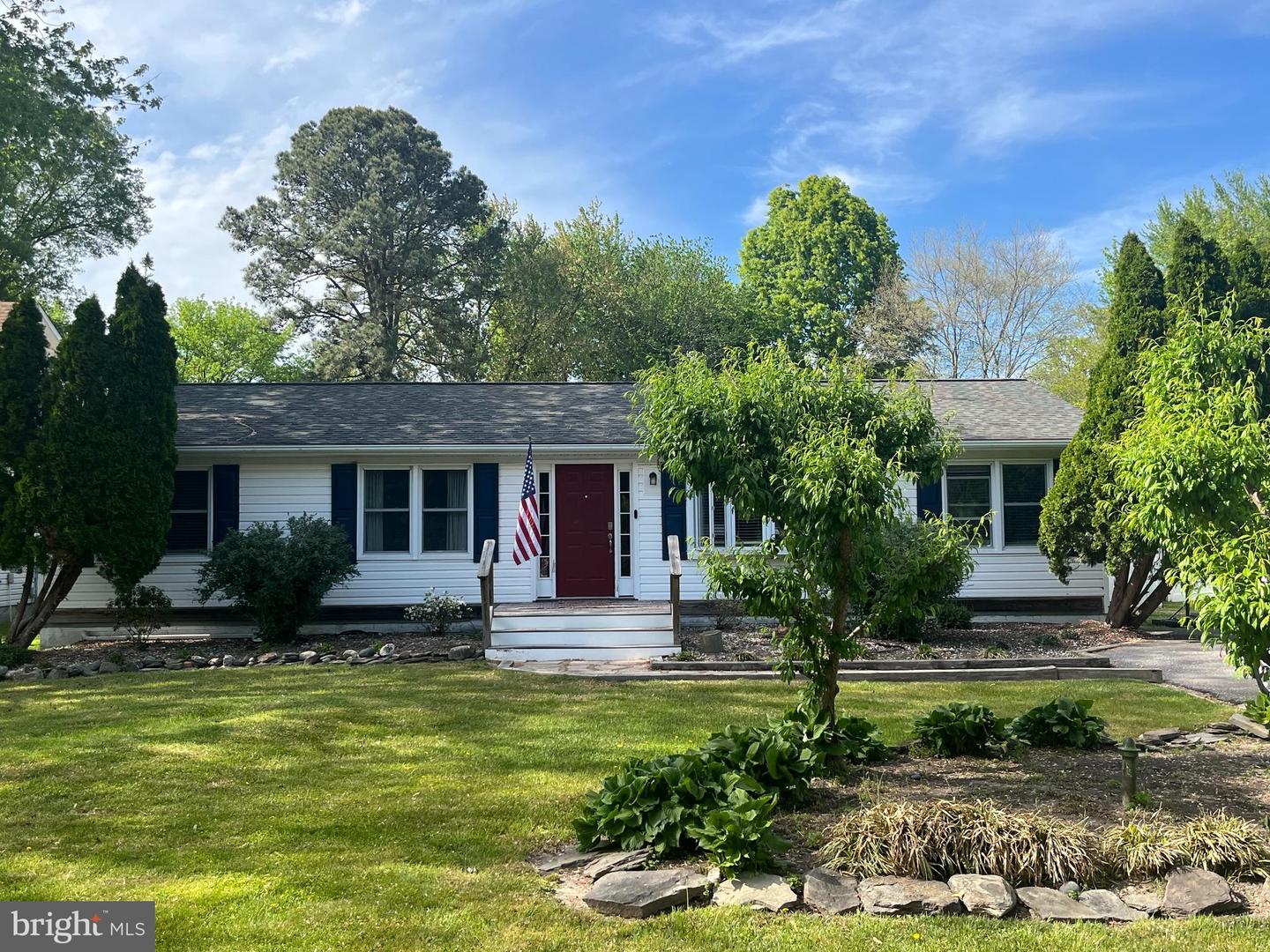 15 Dixon Court
