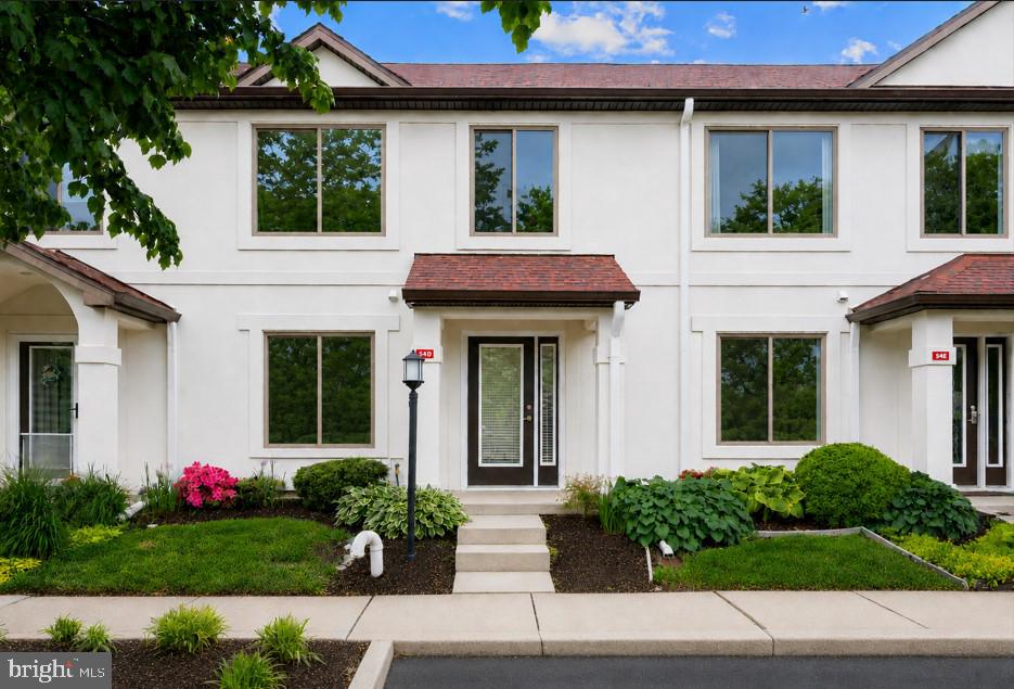 54 Queen Caroline Court