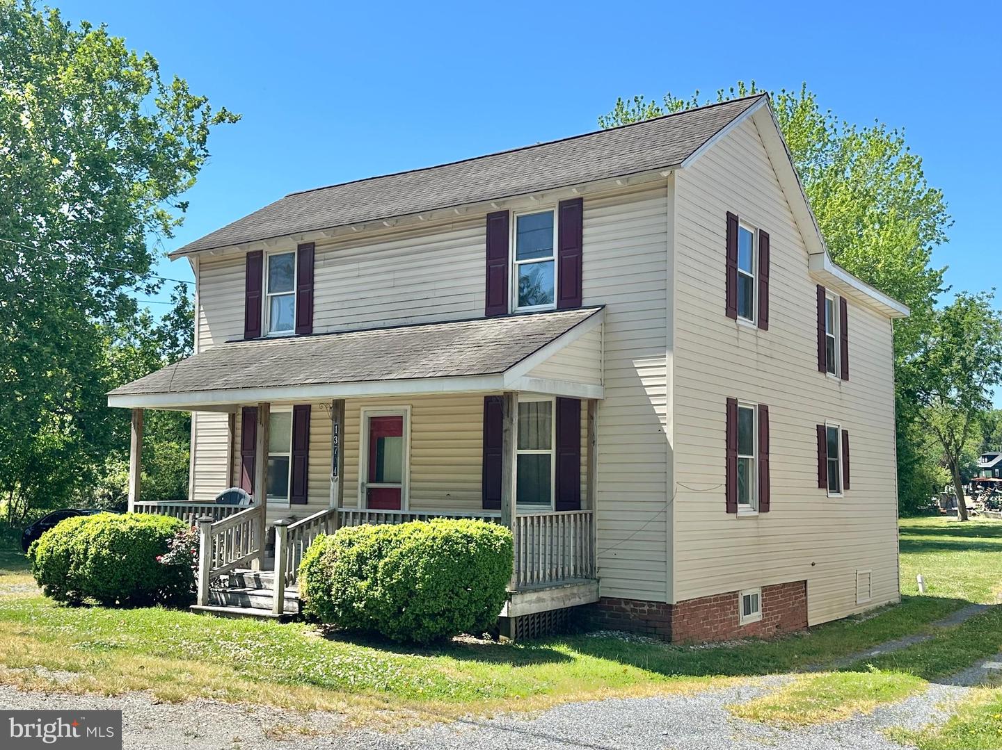 13704 Main St