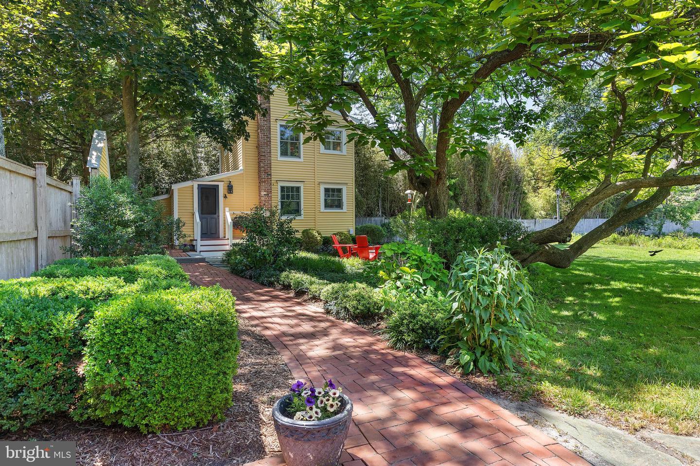 114 Front Street