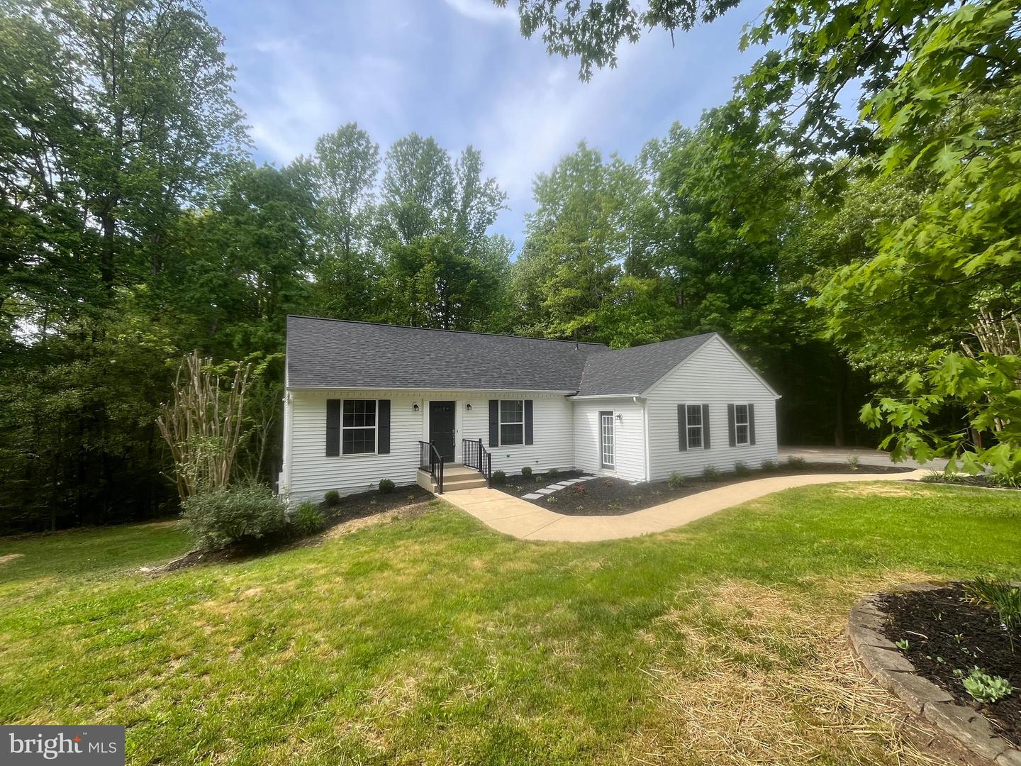 27255 Farmington Court, Mechanicsville