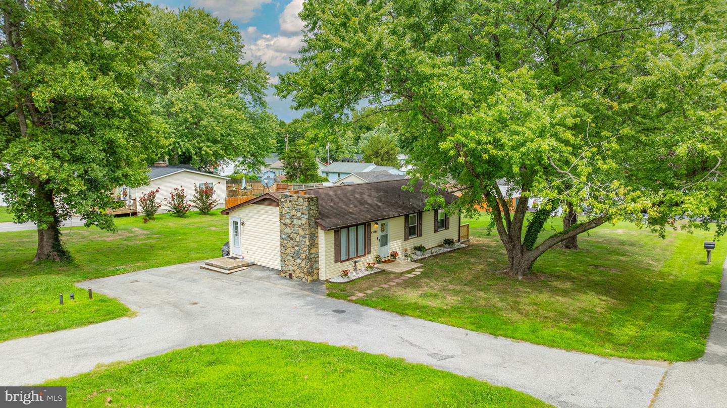 43248 Plainview Drive, Hollywood