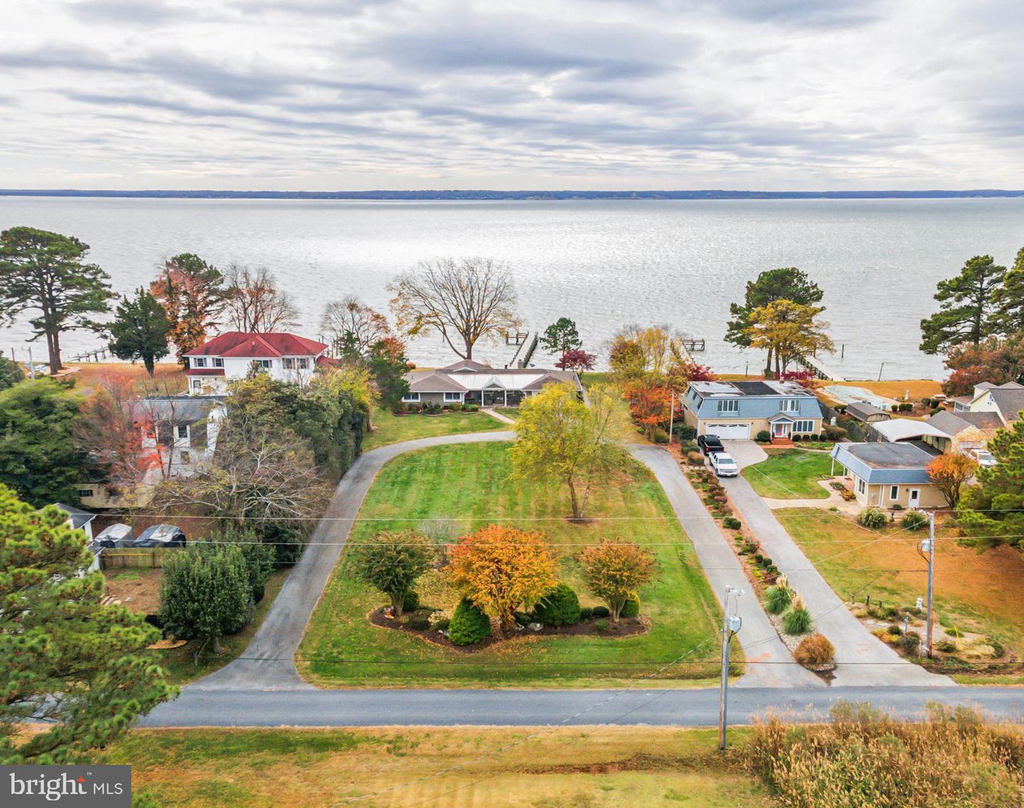 38095 Beach Road, Coltons Point