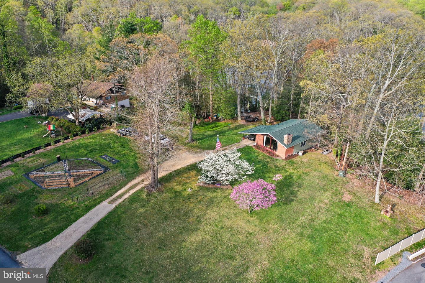 27273 Holly Lane