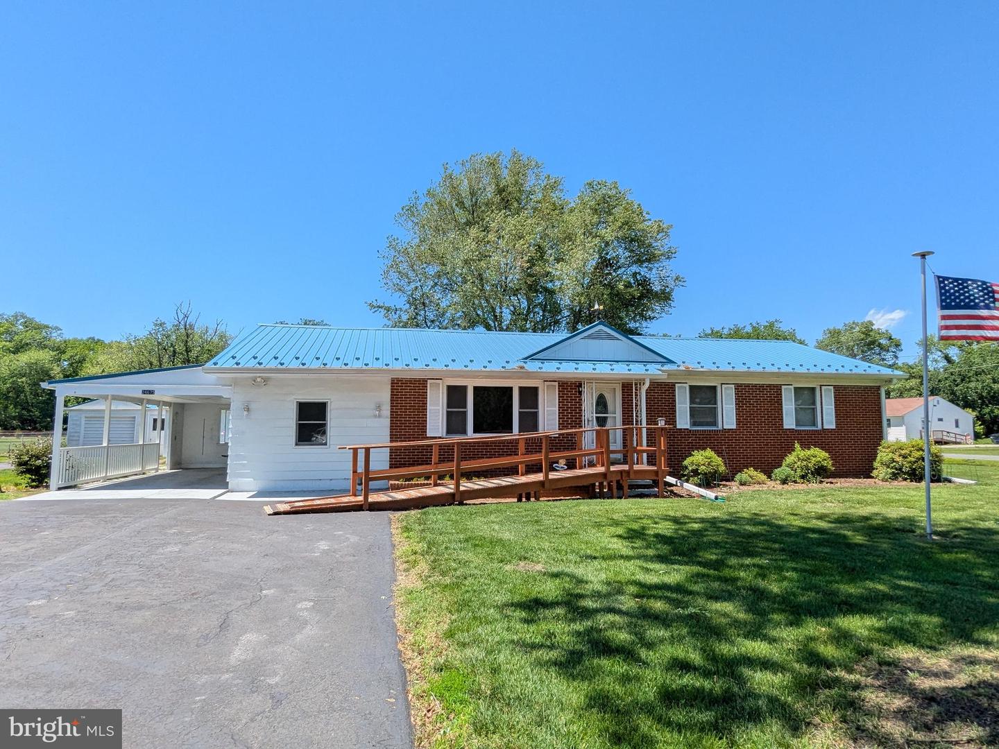 24675 Blackistone Road, Hollywood