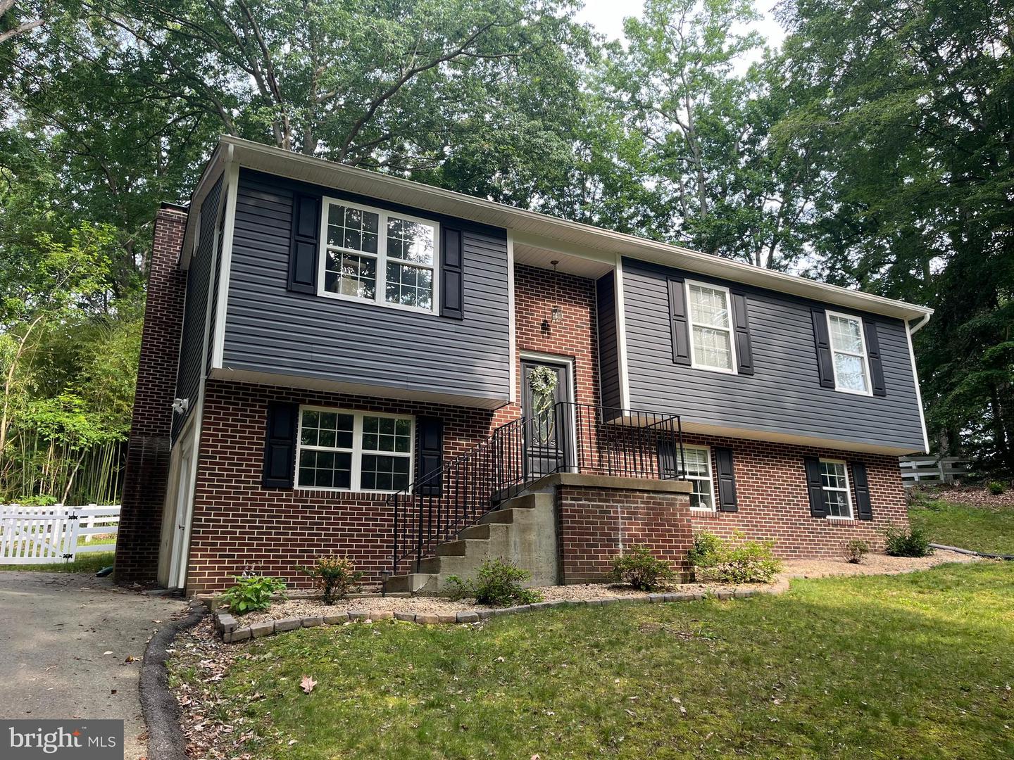 35904 Army Navy Drive, Mechanicsville