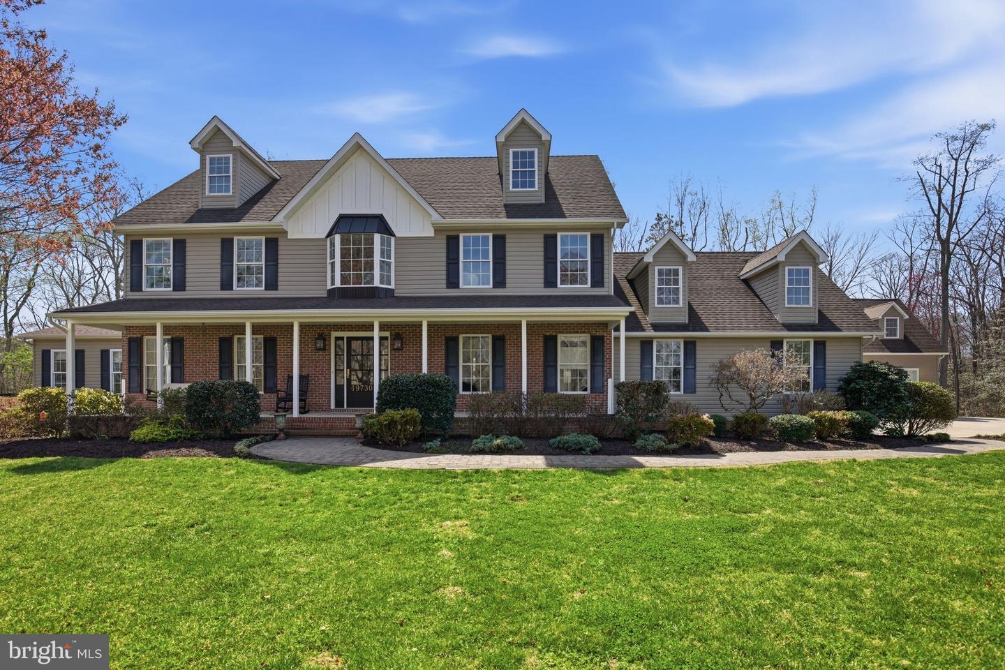 49730 School House Lane, Dameron