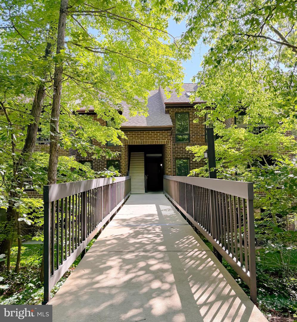23250 Chestnut Oak Court #8c, California