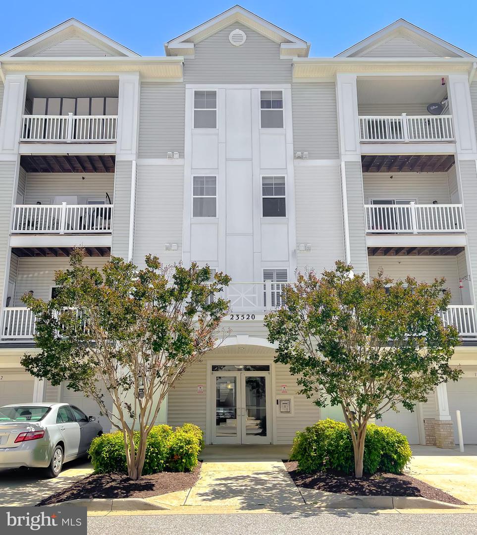 23520 F D R Blvd # 205