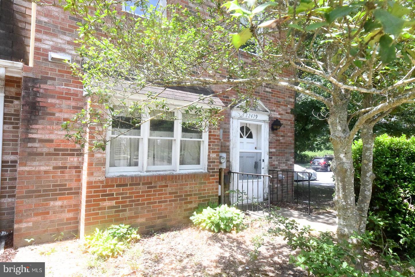 22429 Greenview Ct