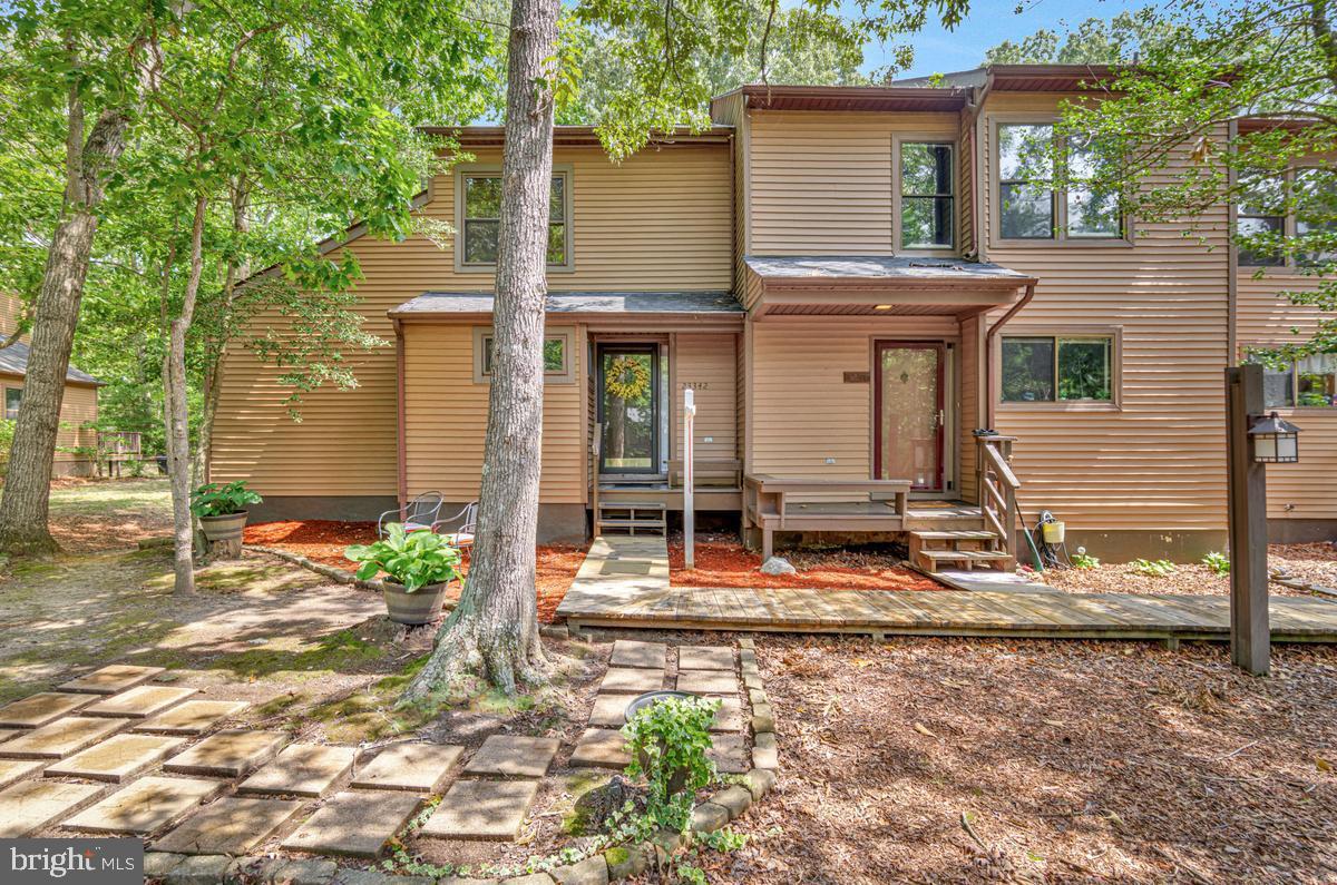 23342 Red Oak Court