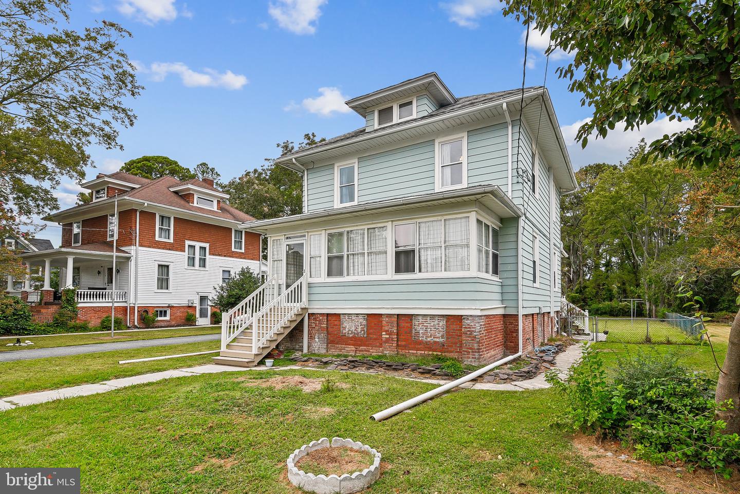 16 Columbia Avenue