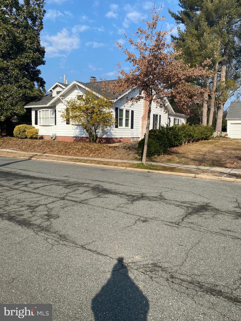 107 E Earle Avenue, Easton