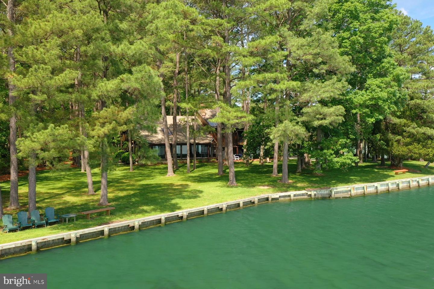 7285 Quaker Neck Road, Bozman