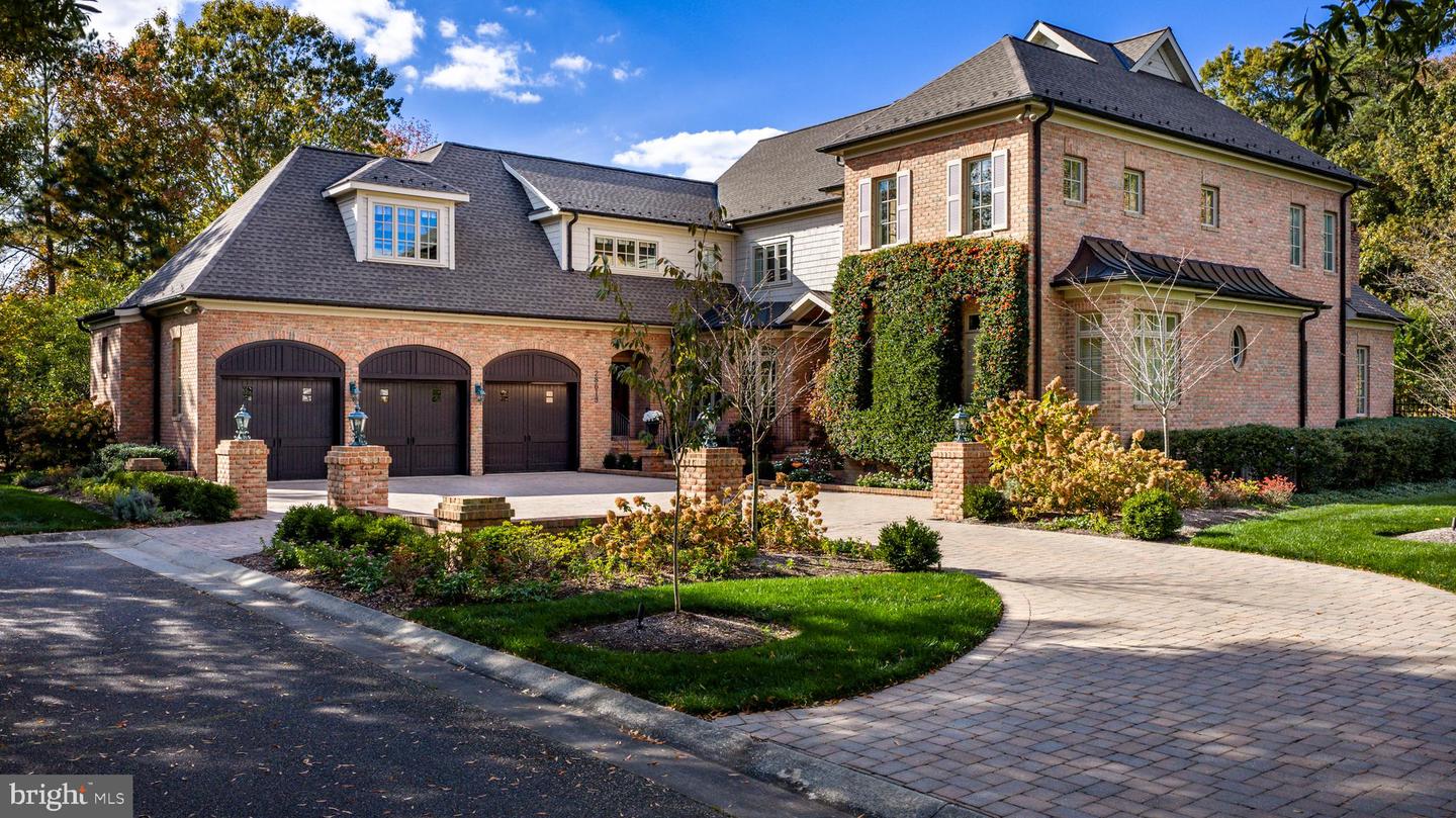 28613 Lois Lane, Easton