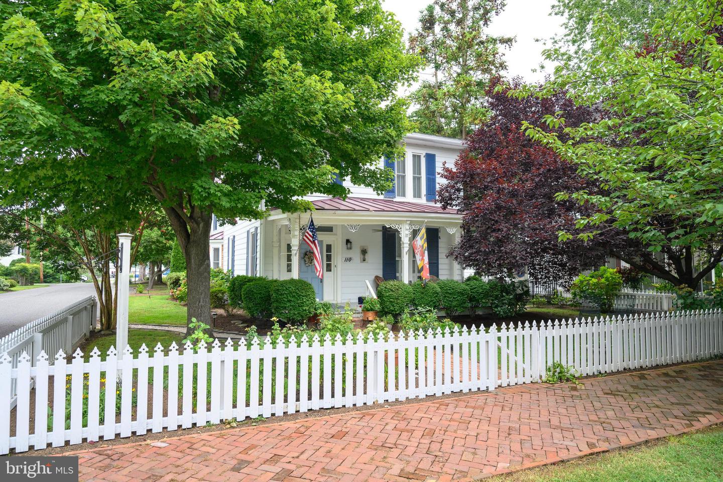 110 N Morris Street