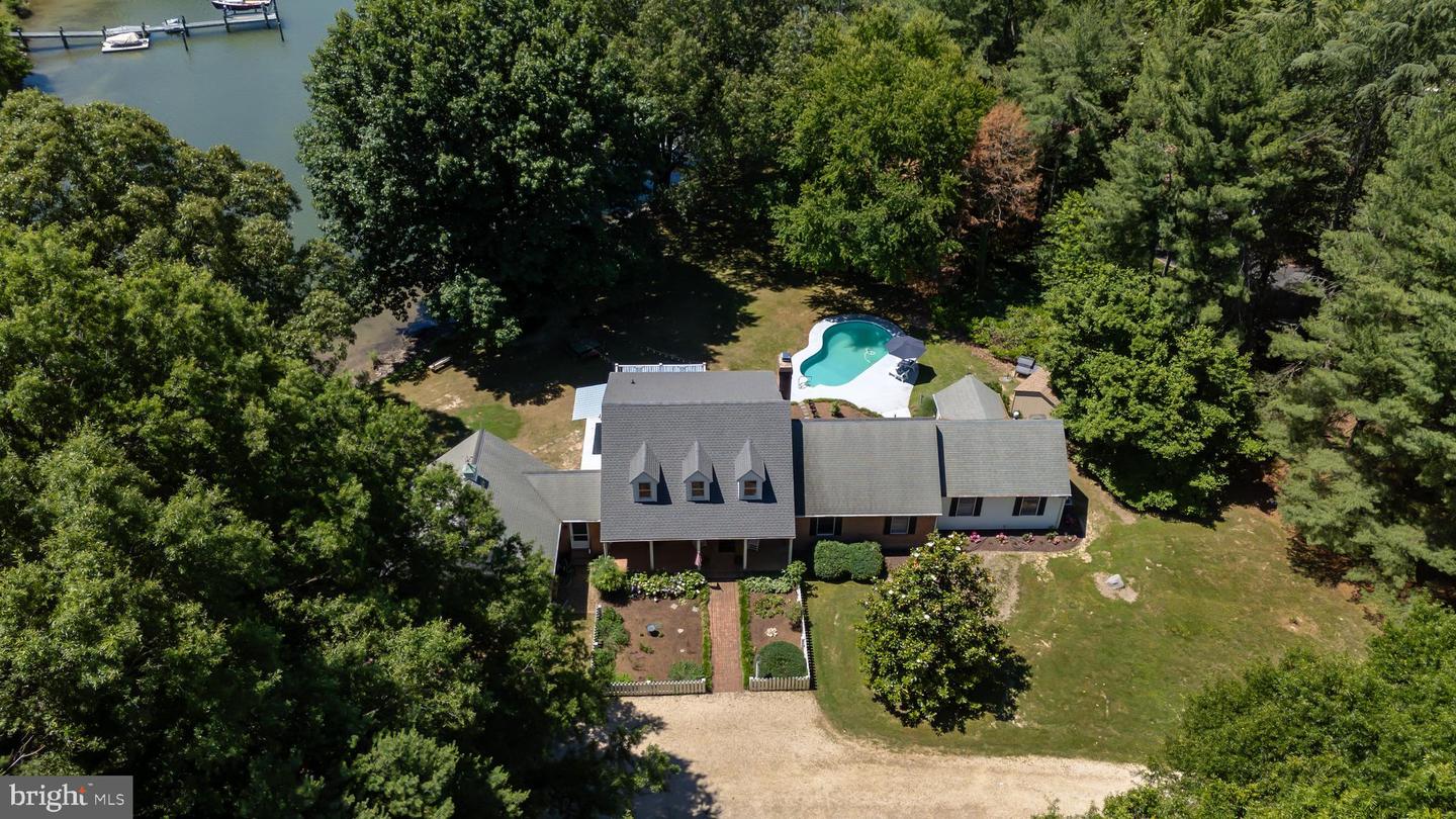 7272 Waverly Island Road