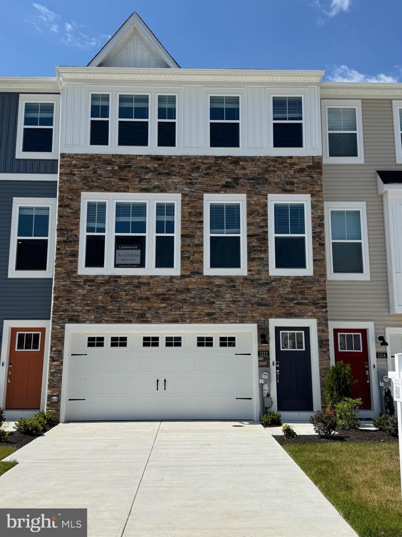 1312 Lake Lucerne Ln