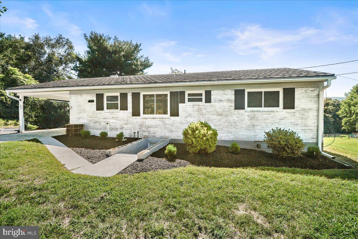 627 Docs Lane, Knoxville