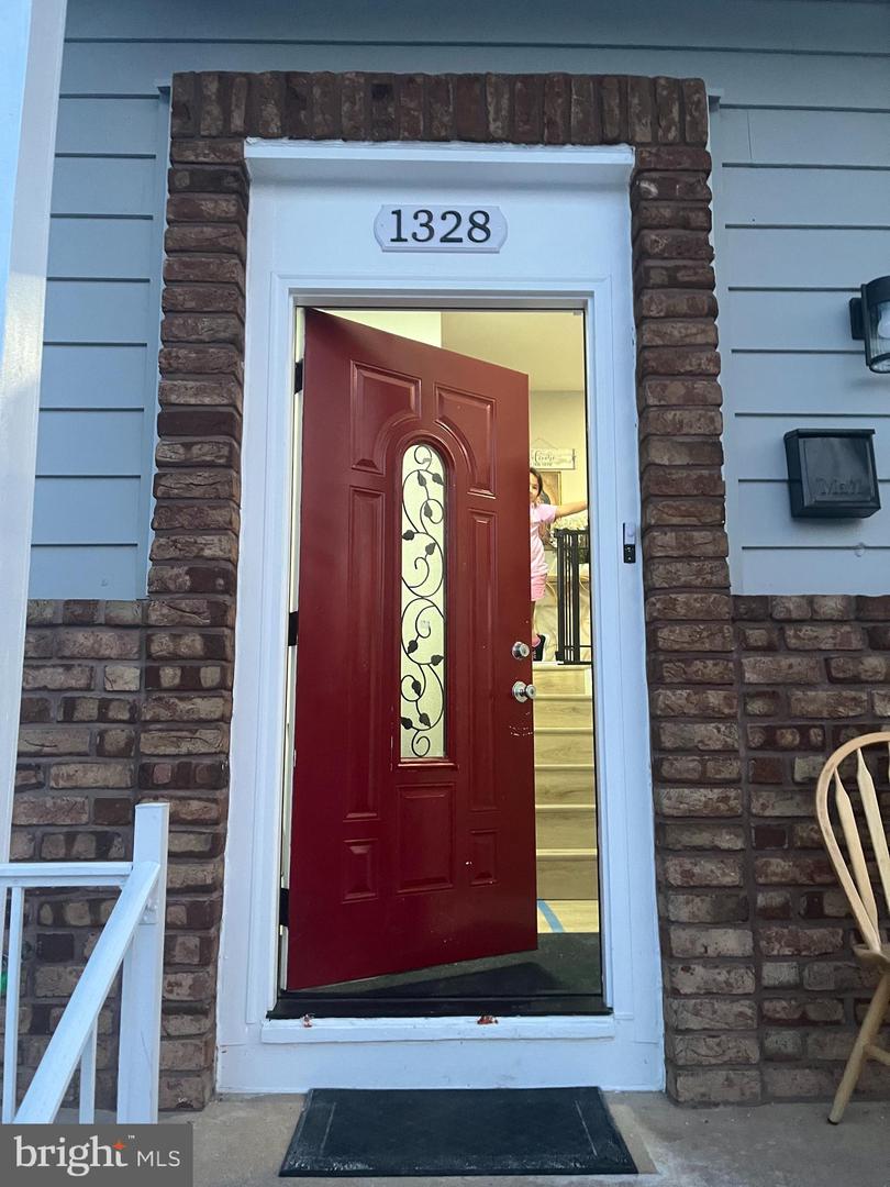 1328 Outer Drive