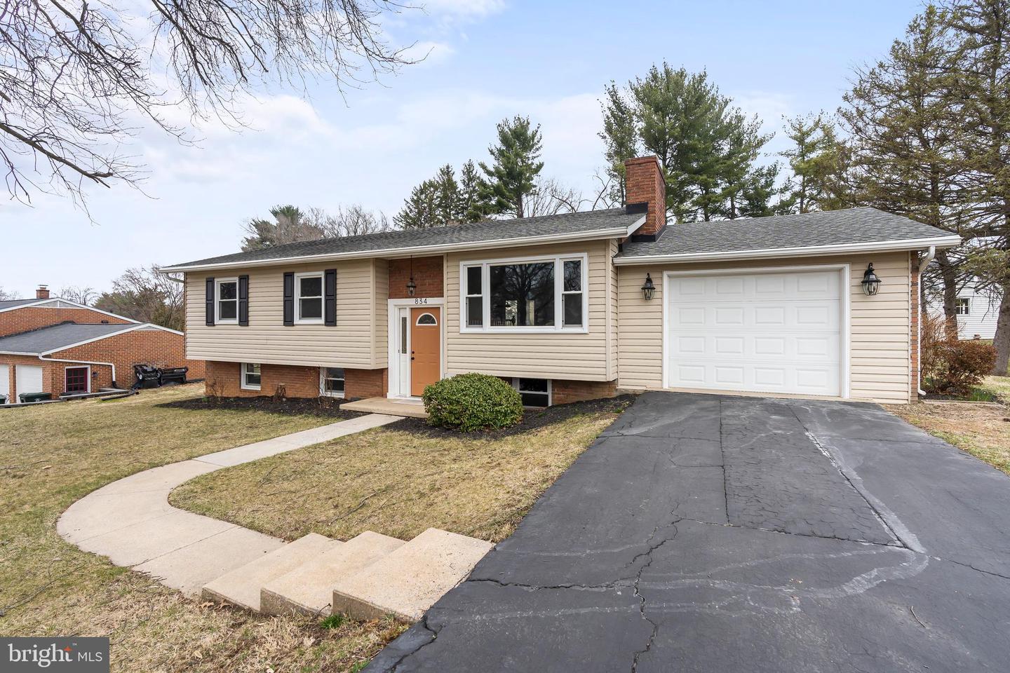834 Monroe Avenue, Hagerstown