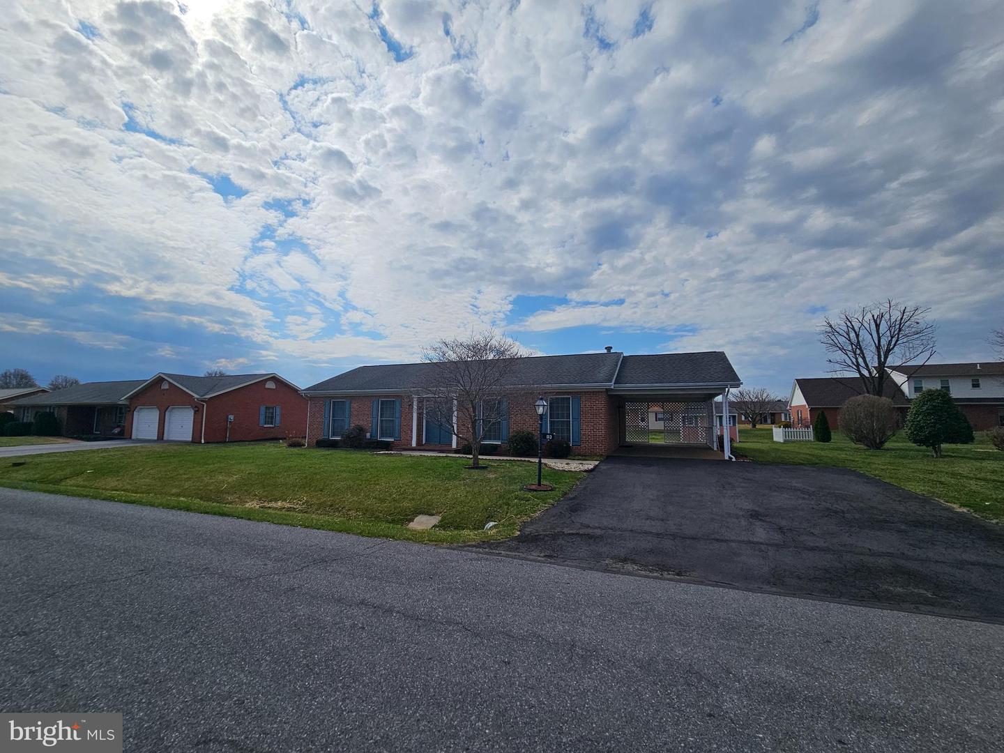 113 S Valley Drive, Hagerstown