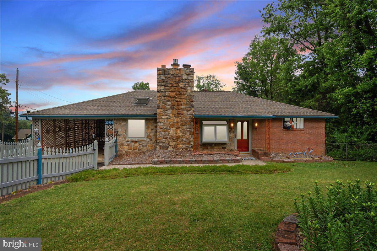 25702 Military Road, Cascade