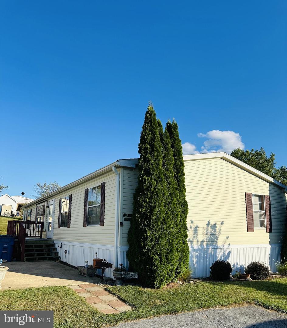 16935 Alcott Road, Hagerstown