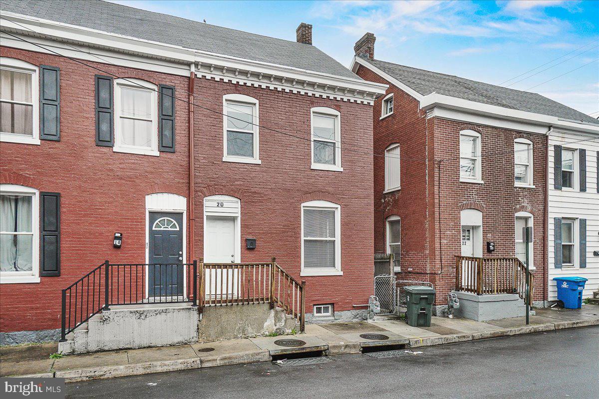 20 S Locust Street S