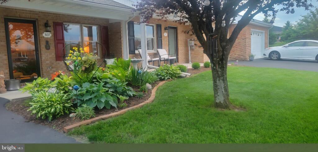 307 Winding Oak Drive, Hagerstown