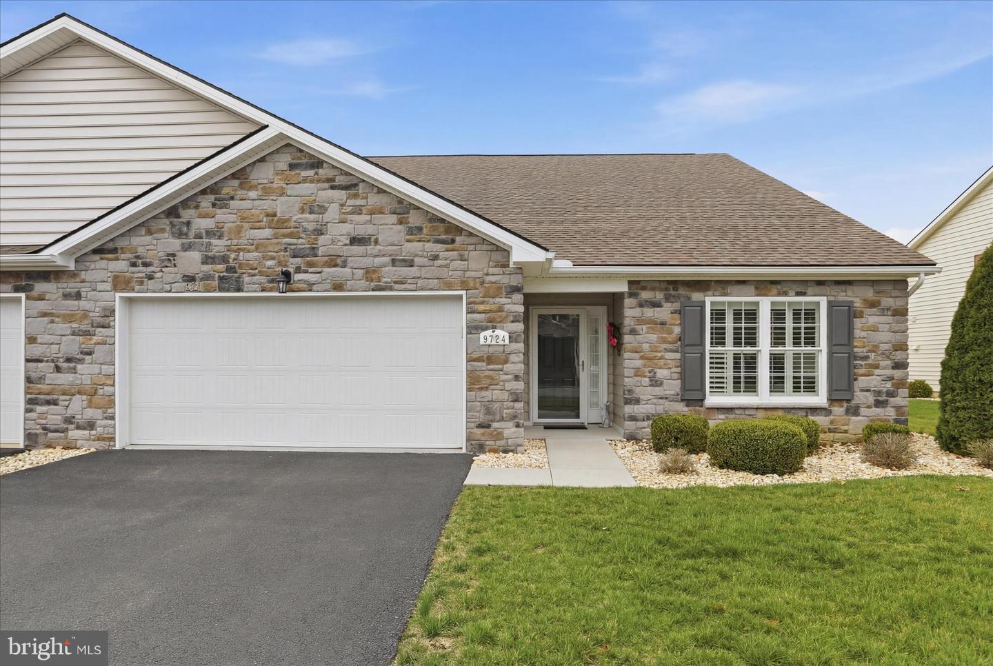 9724 Cobble Stone Court #58, Hagerstown