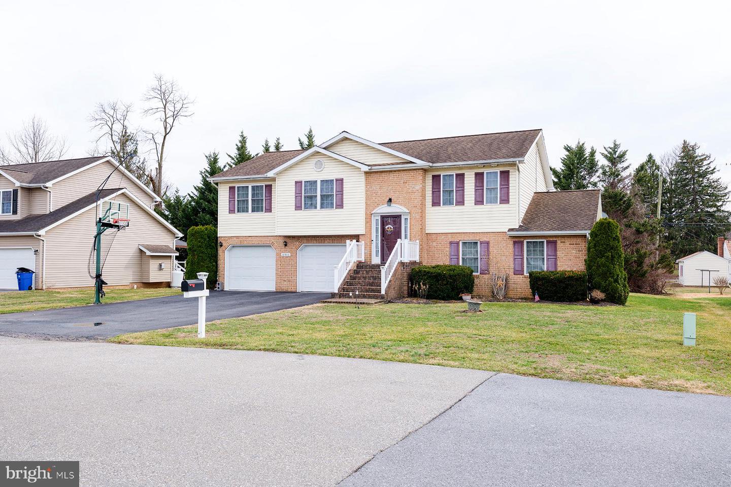 16903 Cavalry Drive