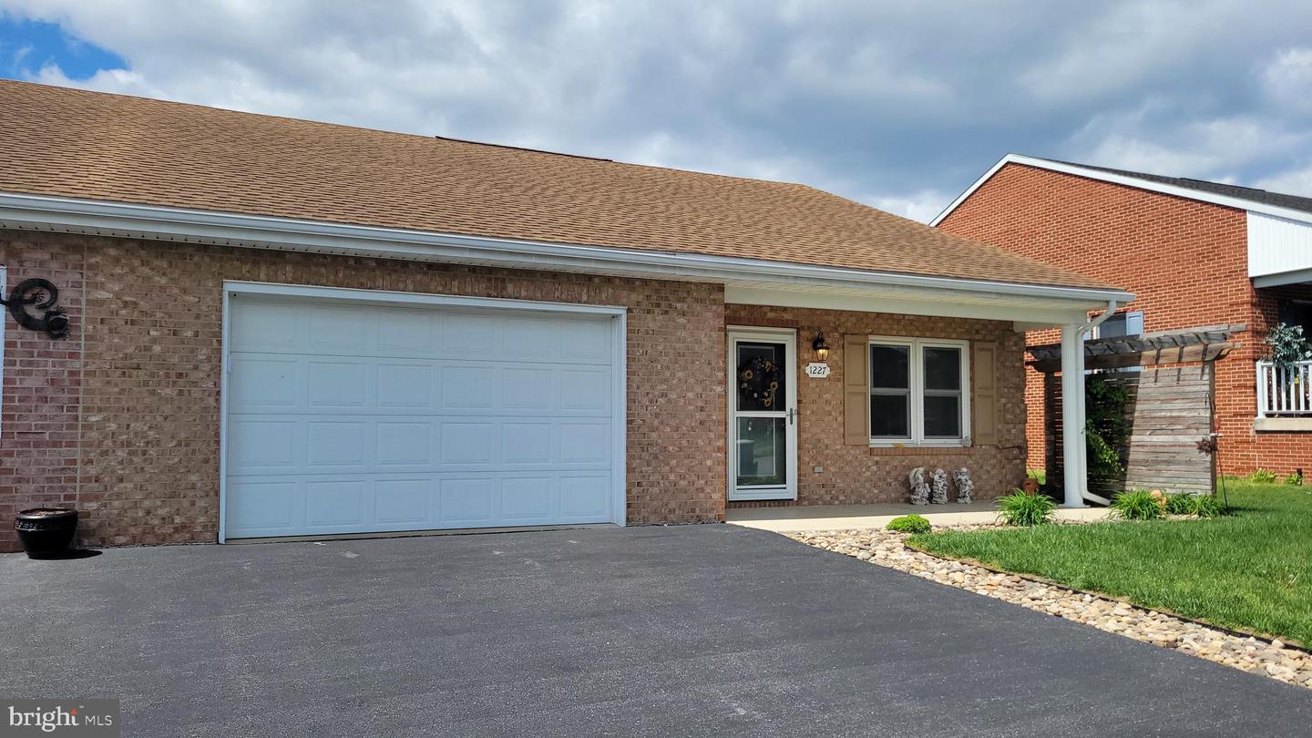 1227 Grand Legacy Drive, Hagerstown