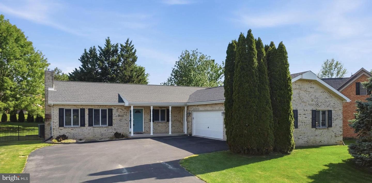 10727 Apple Tree Lane