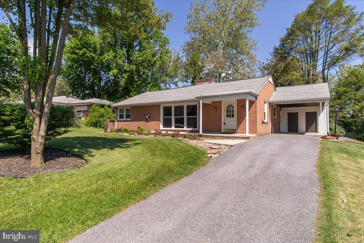 13318 Fairgreen Circle, Hagerstown