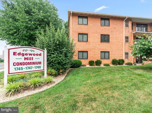 1745 Edgewood Hill Circle #2