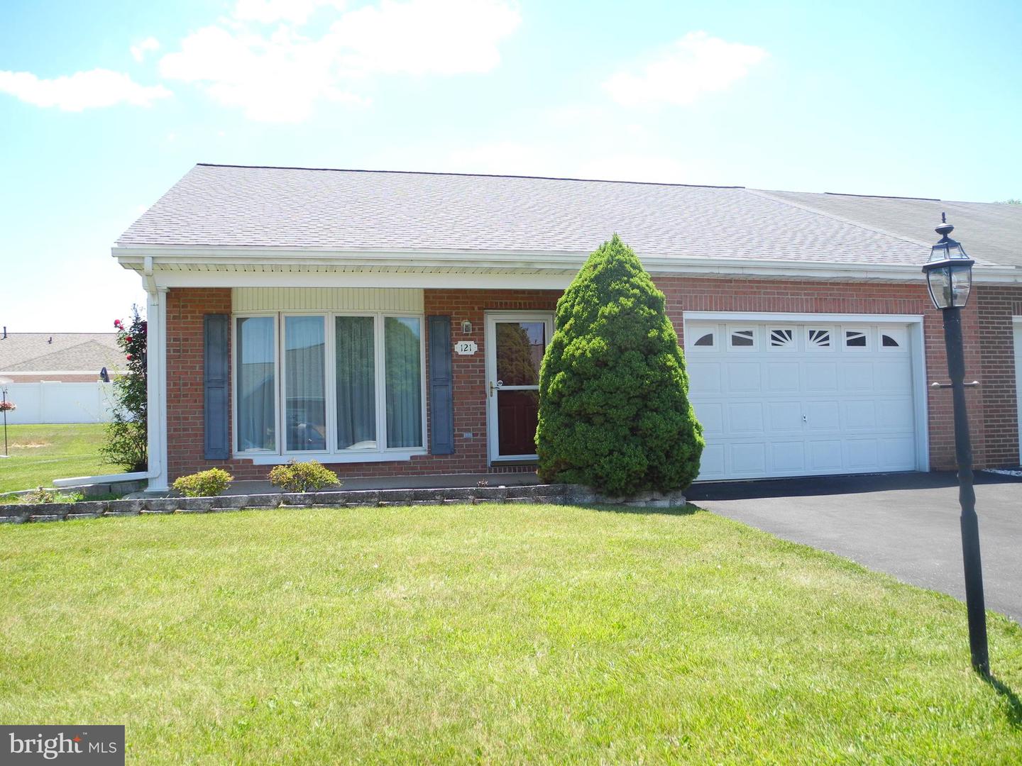 121 Southern Oak Dr
