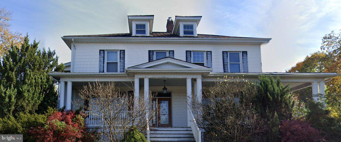 6 Grand Street