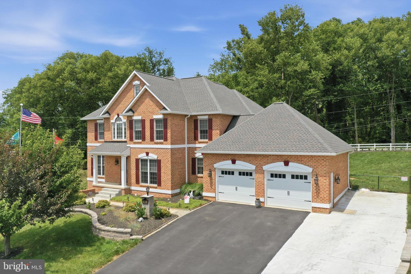 10738 Apple Tree Ln