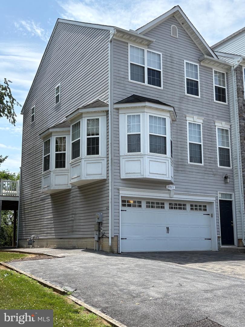 10325 Lantern Lane