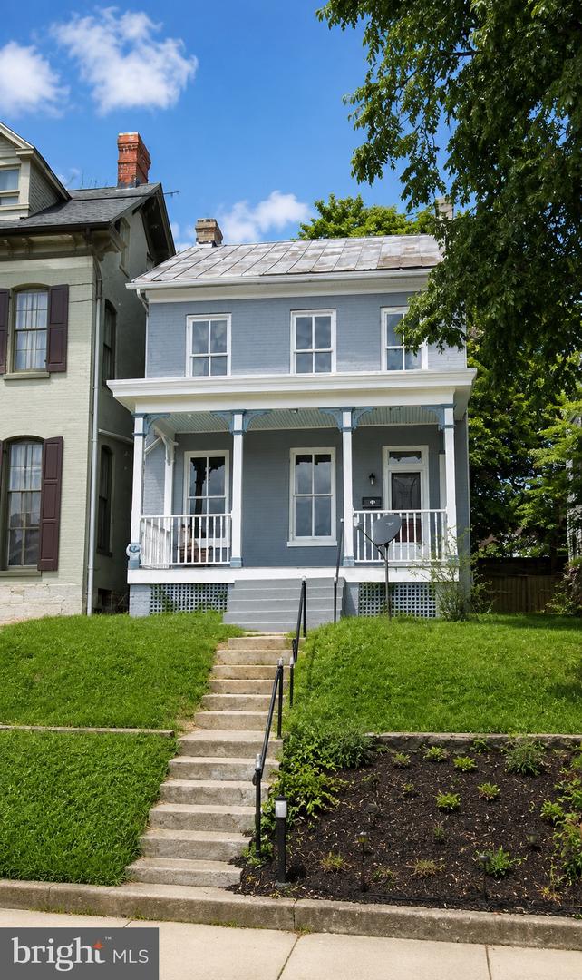 153 Summit Avenue