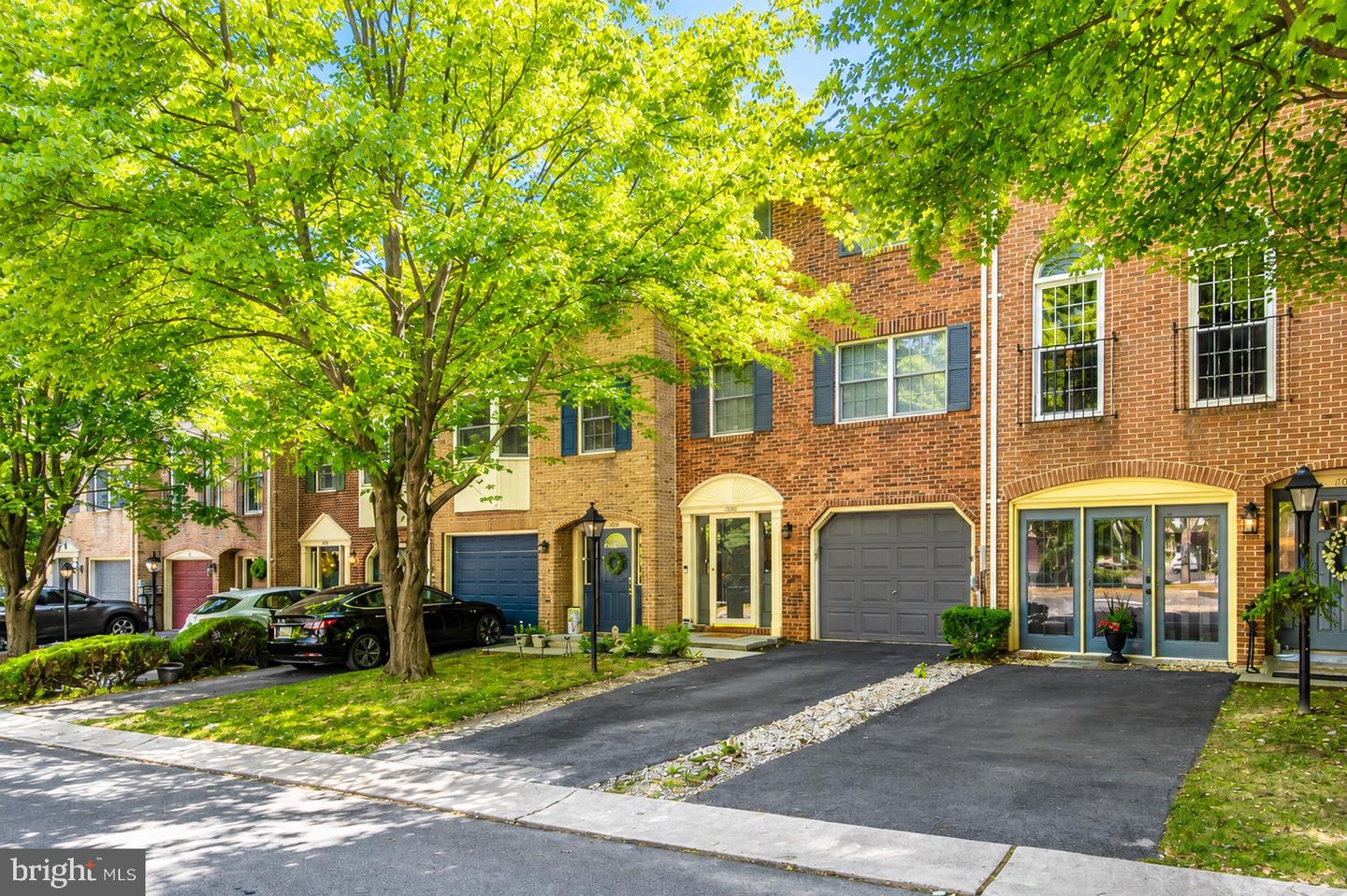 1006 Lindsay Lane