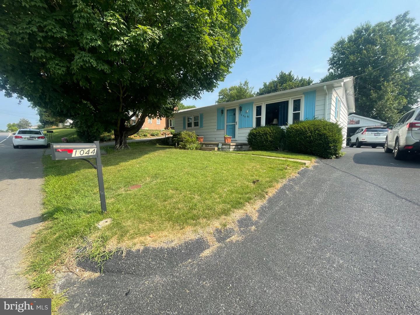 1044 Mount Aetna Road