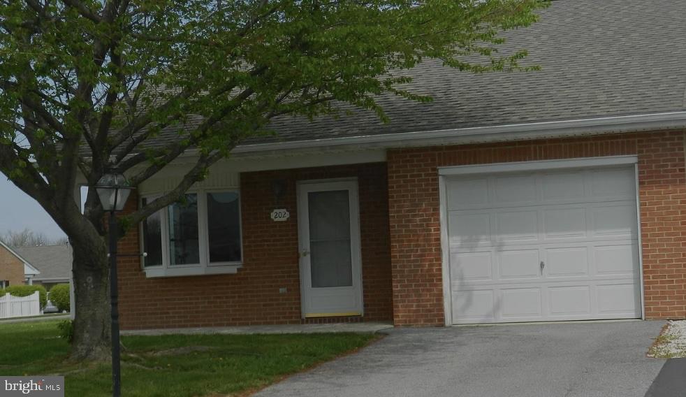 202 Winding Oak Drive