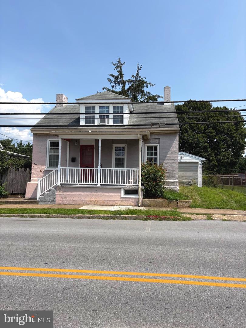 105 S Artizan Street