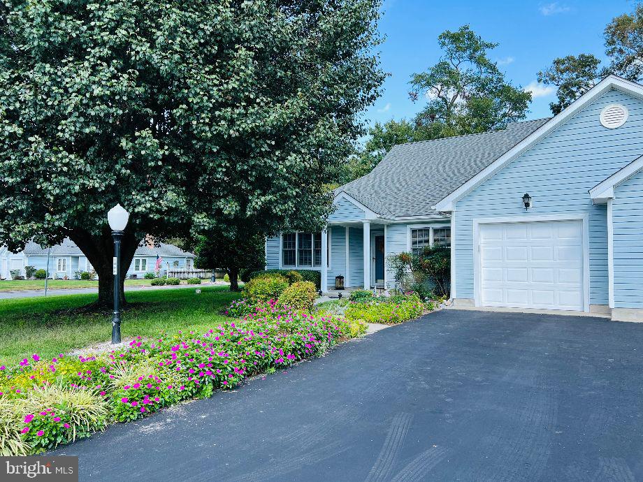 1000 E Schumaker Manor Drive, Salisbury