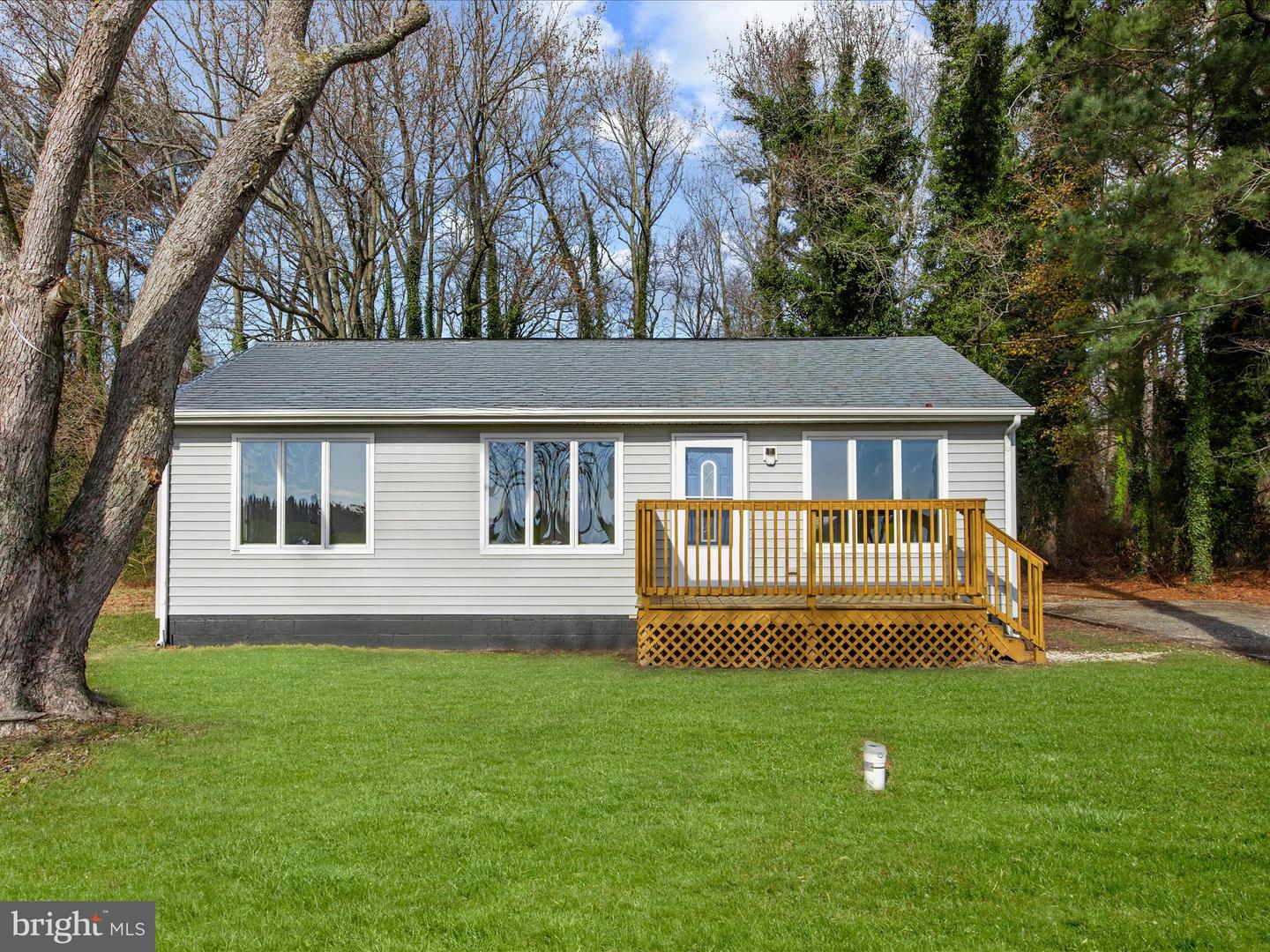 27390 Log Cabin Road, Hebron