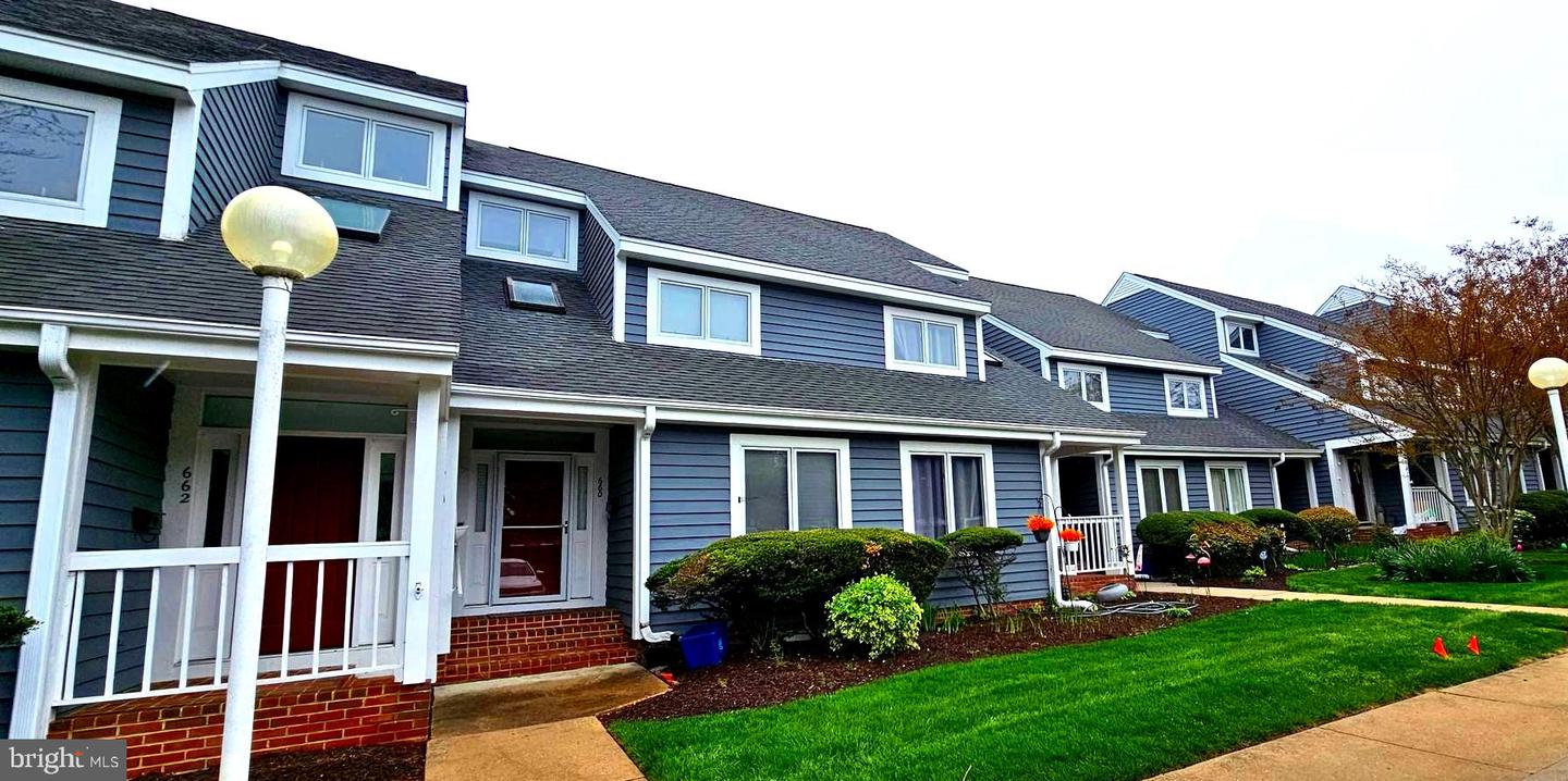 660 River Oak Court