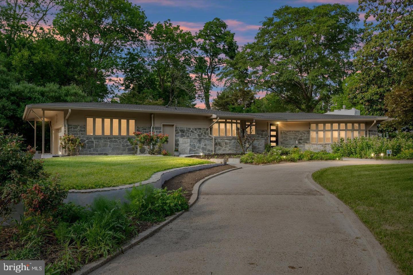 303 South Boulevard, Salisbury