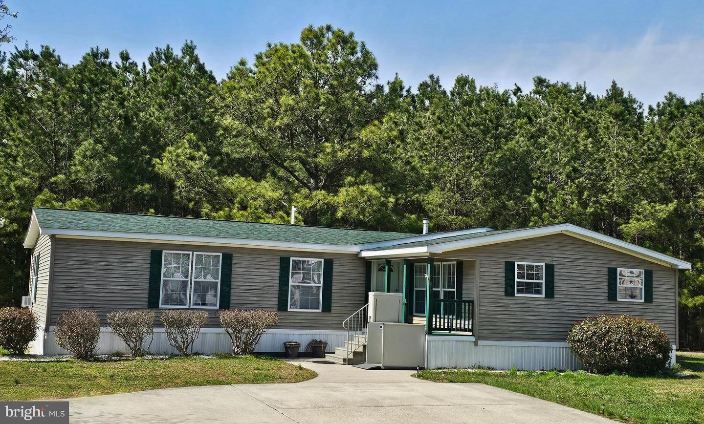 26812 Crossbill Court, Hebron